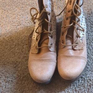 SM New York Tan Lace-Up Ankle Boots